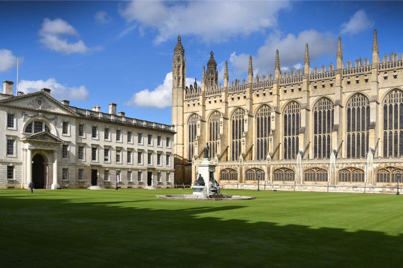 King's College front court with Gibbs Building on left and Chapel on right
