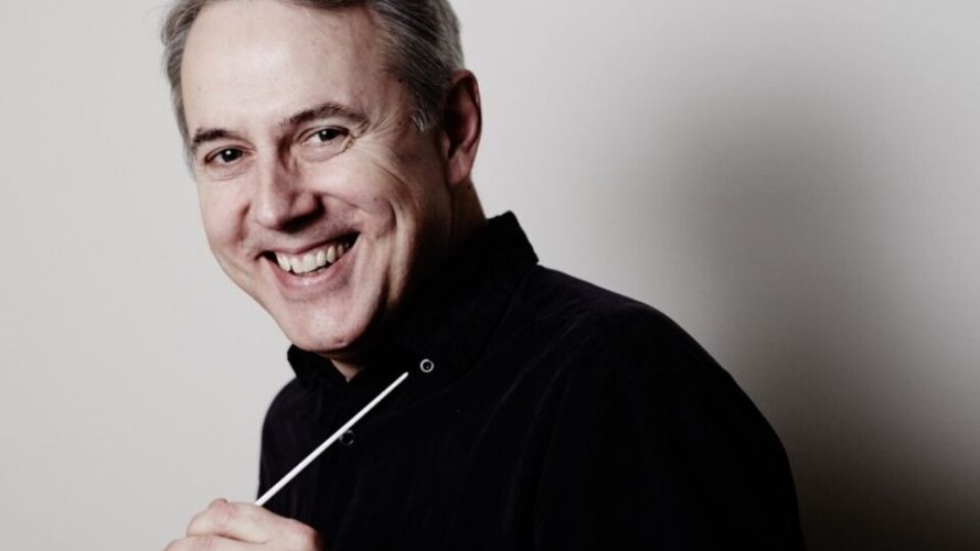 Conductor Richard Farnes