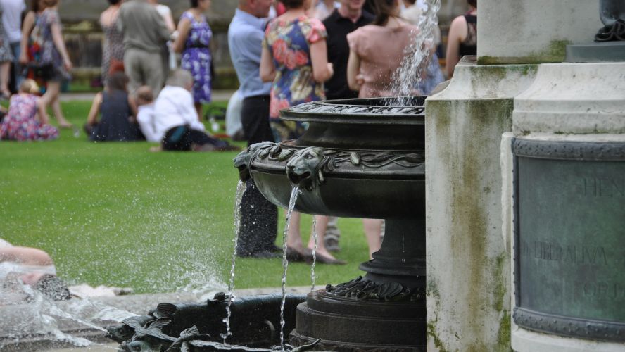 King's fountain with members in background