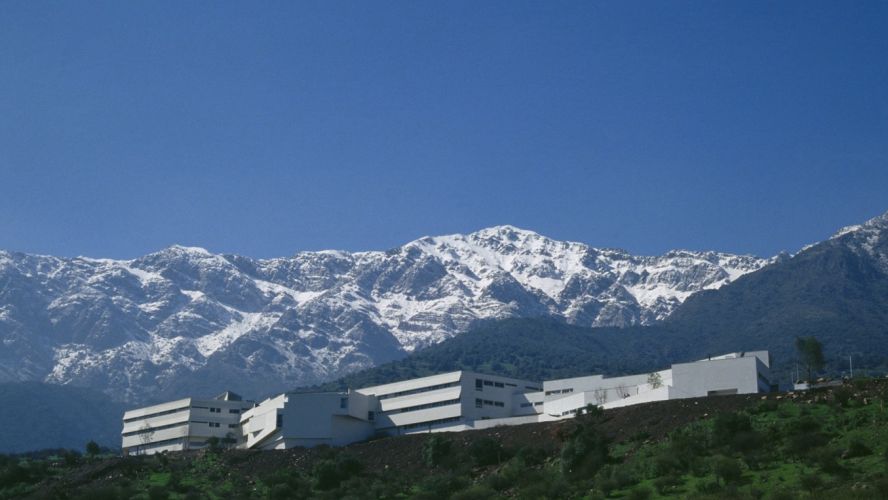 Universidad Adolfo Ibáñez, Campus Peñalolén Sede Pregrado