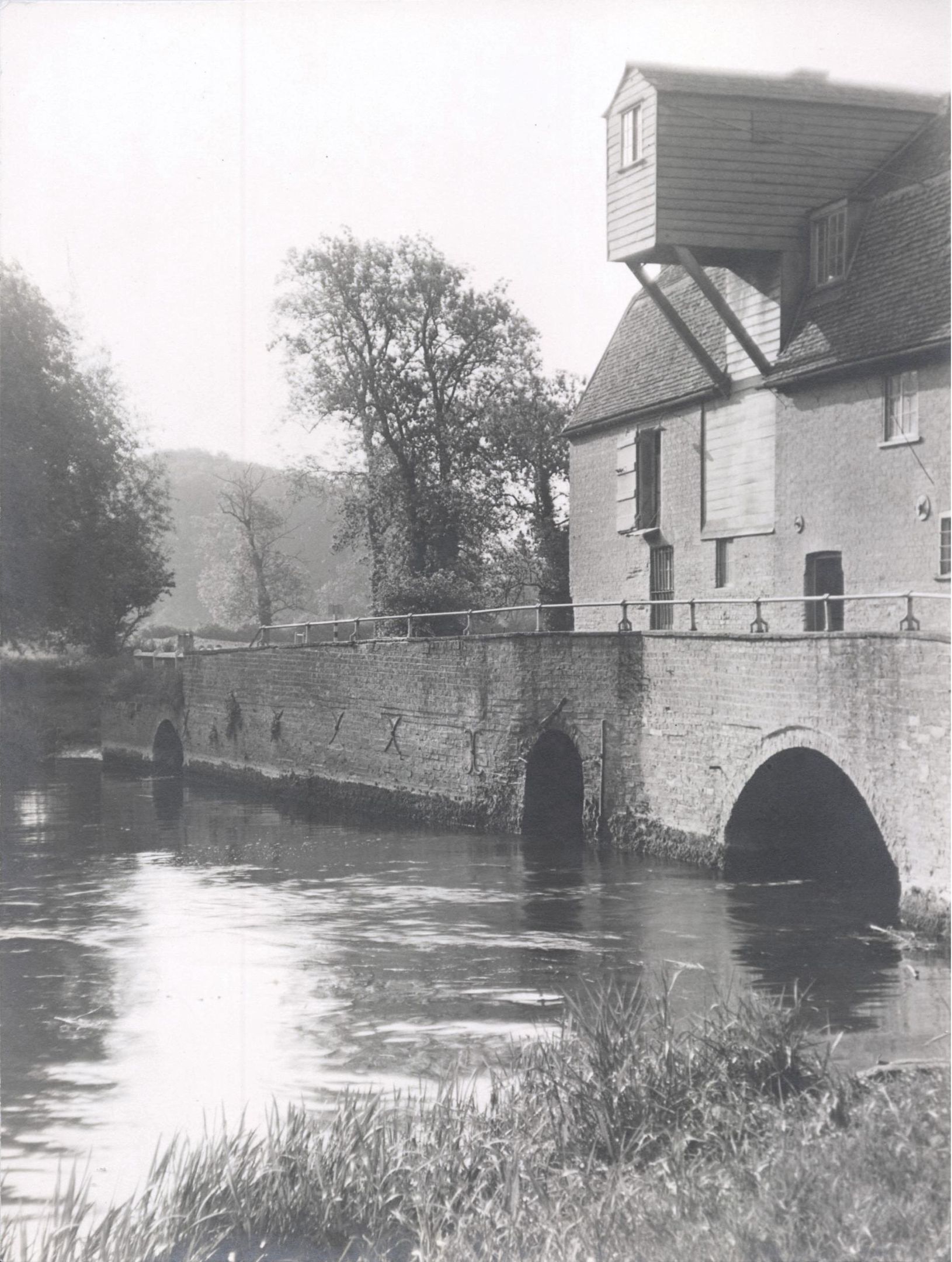 Old photo of Grantchester Mill
